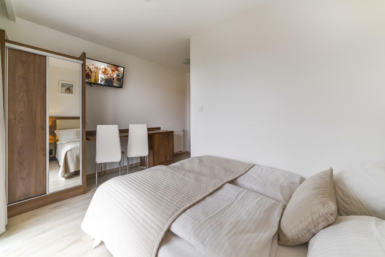 Apartamenty I Pokoje Goscinne Relax Jastarnia Exterior foto